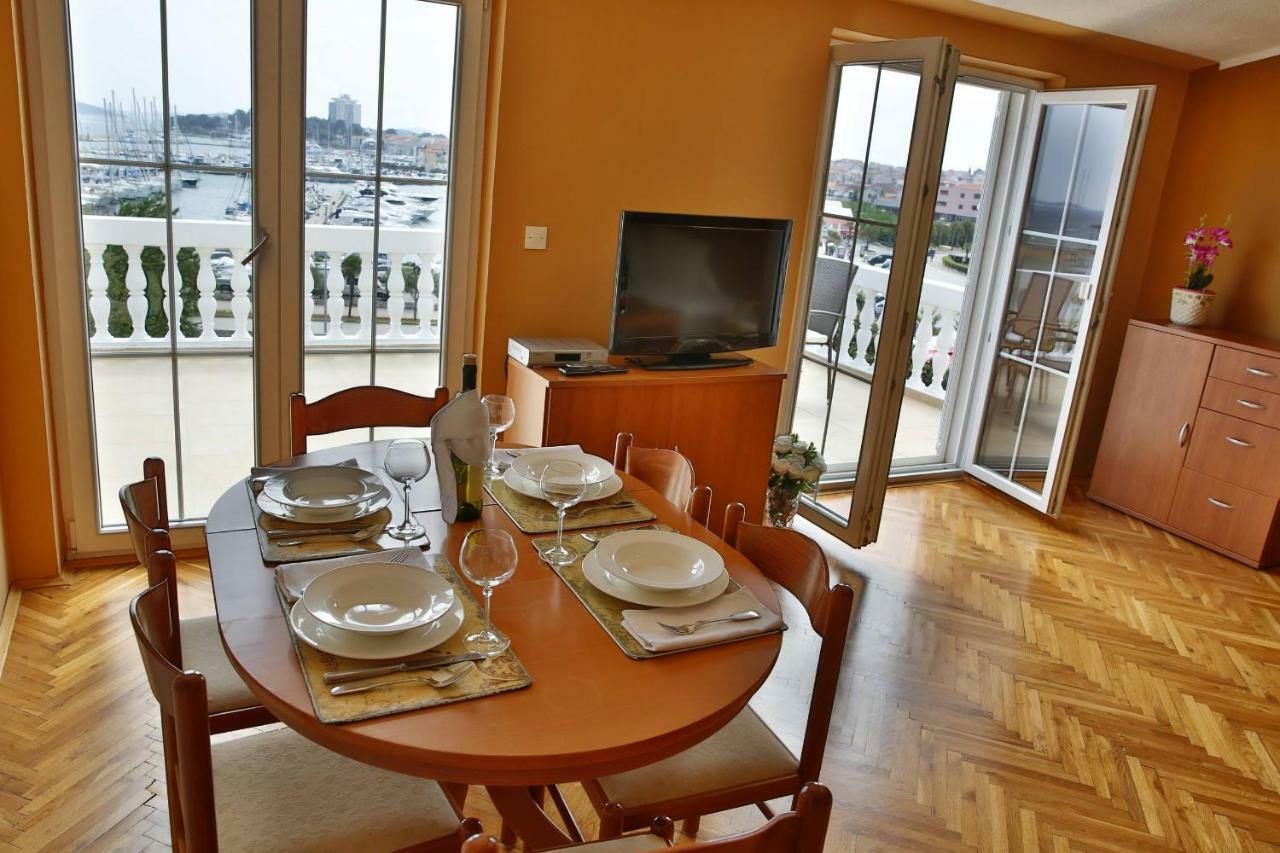 Apartment And Rooms Villa Kolonada Vodice Exterior photo